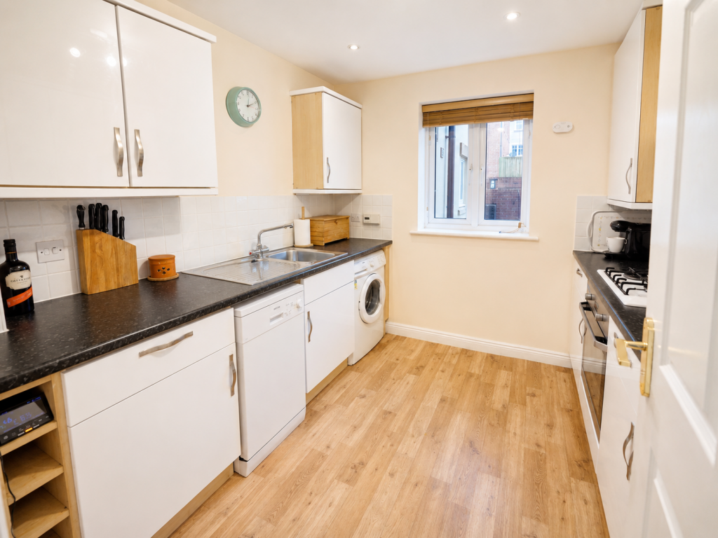 Barker Court, Long Ashton, North Somerset photo 4
