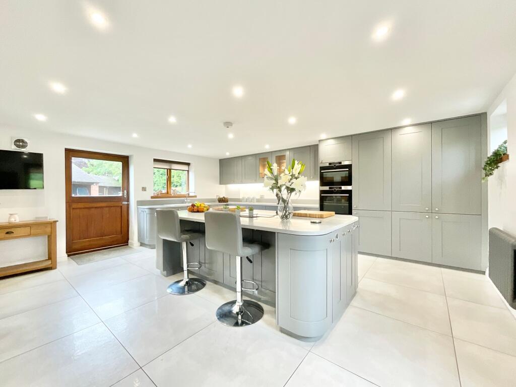 Bearstone, Market Drayton, TF9 - More