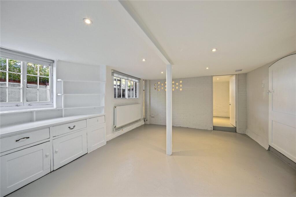 House in Richmond, Kew - View 5