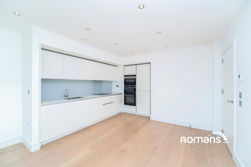 Apartment in Southall - View 4