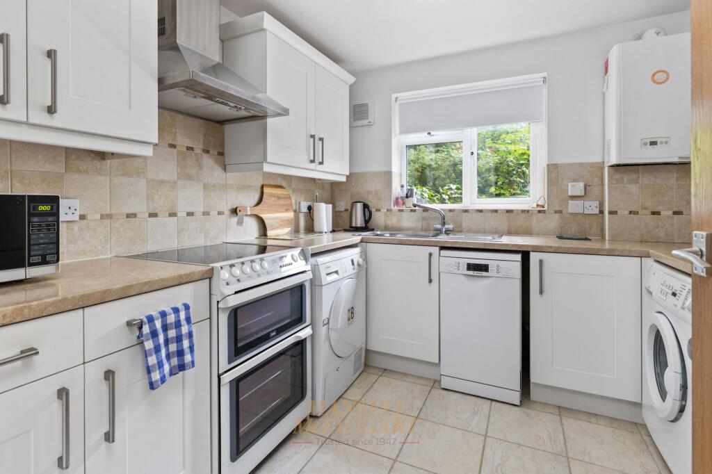 Apartment in Crawley, Broadfield - View 2