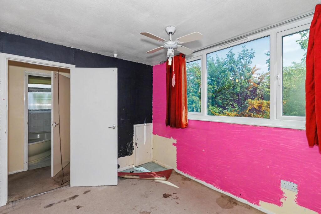 House in Wellingborough, Hatton Park - View 5