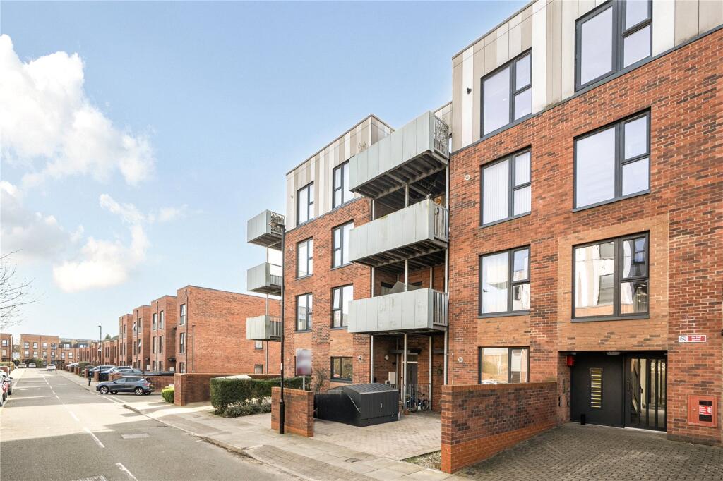 Main image of property: Canning Square, Enfield, EN1