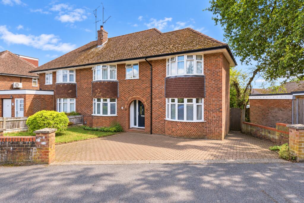 Main image of property: Park Rise Close, Harpenden, Hertfordshire, AL5