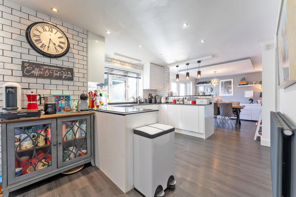 House in Higham Ferrers, North Northamptonshire - View 4