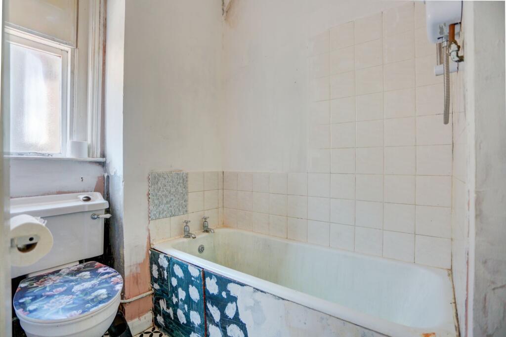 Apartment in Hove, Brunswick - View 5