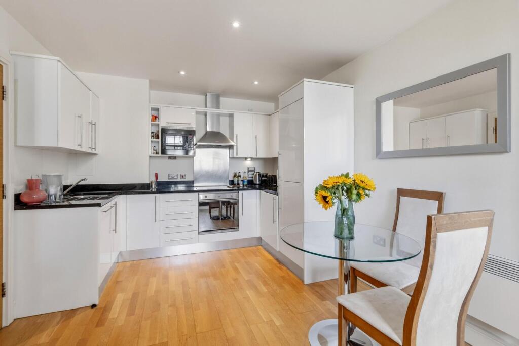Apartment in London - View 4