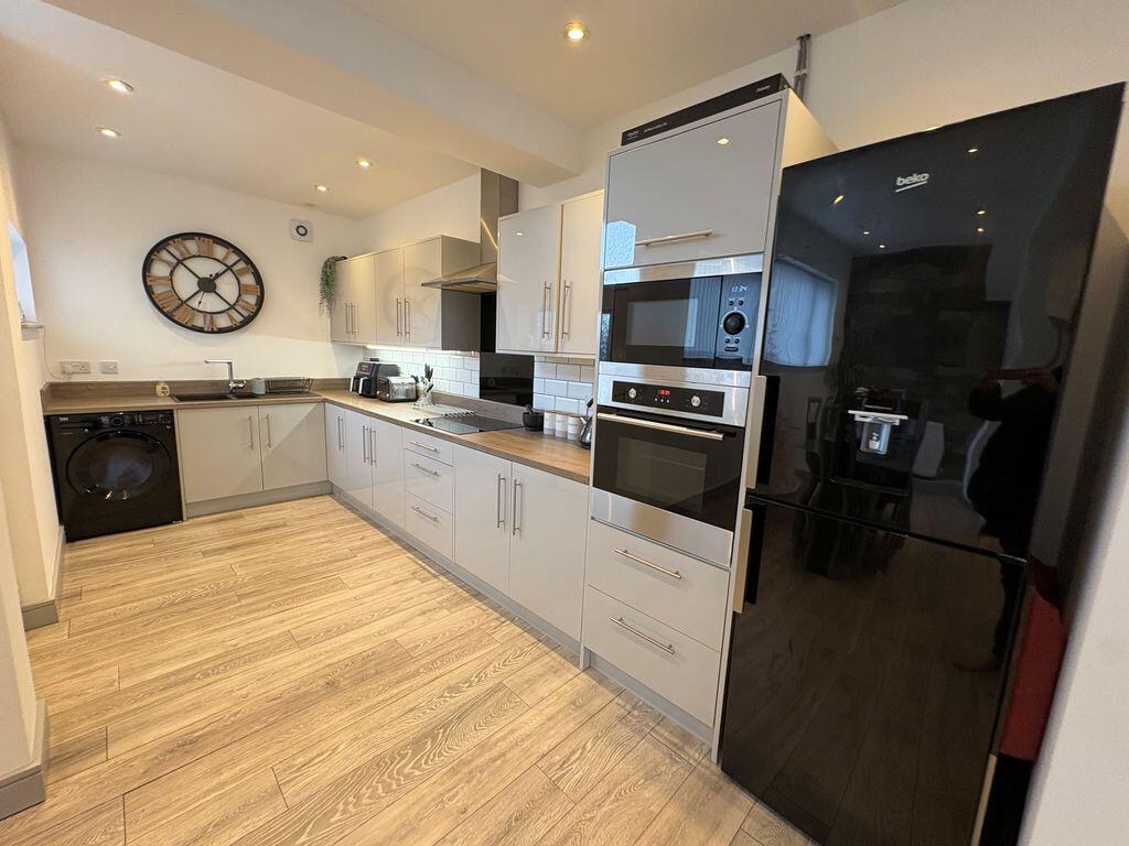 Myrtle Crescent, Forest Hall photo 3
