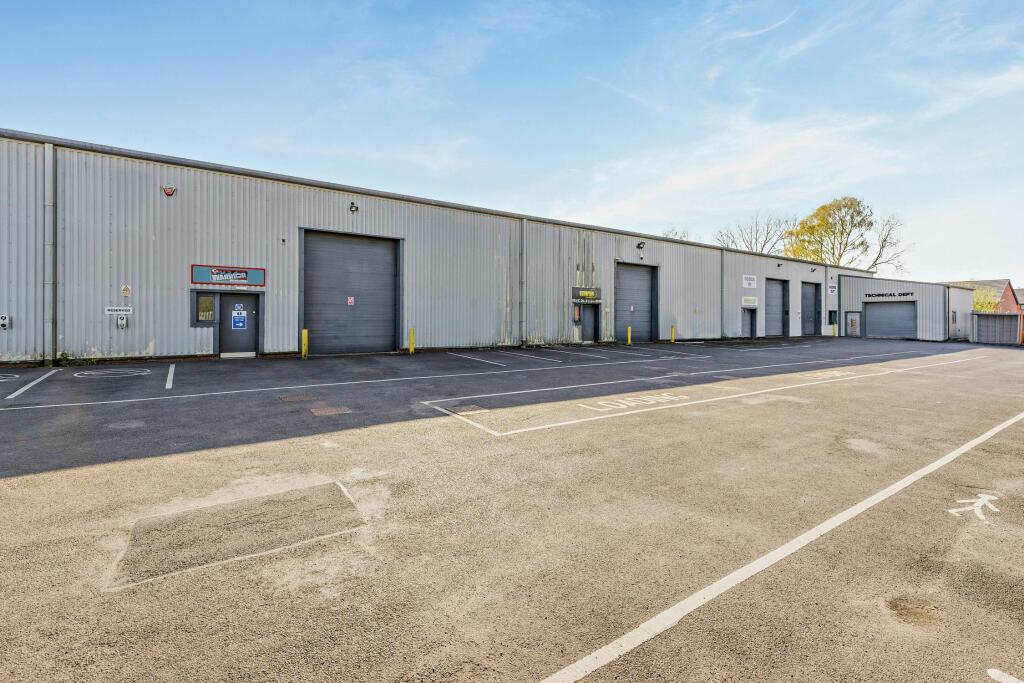 8687215-exterior04-v2-800.jpg