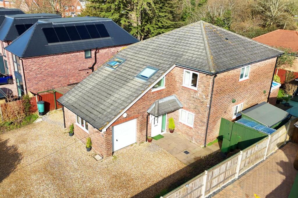 Main image of property: Warsash Road, Warsash, Southampton