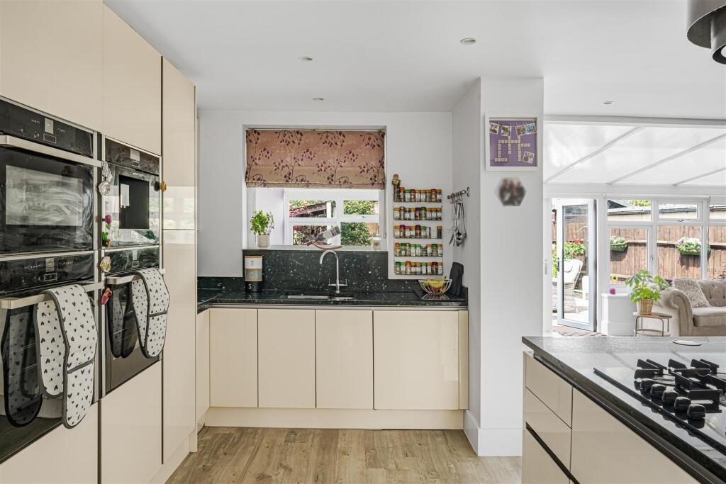 House in London, Chingford Green, Chingford - View 5