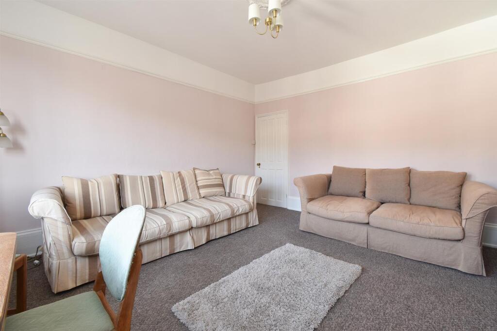 Apartment in Tonbridge - View 3