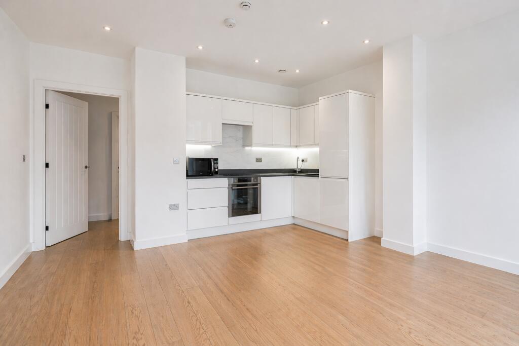 Main image of property: Grosvenor Road, St Albans, AL1 3UE