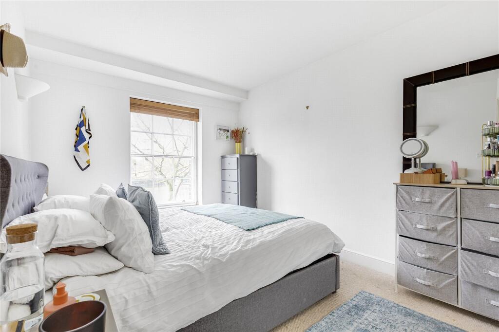 Apartment in Twickenham - More