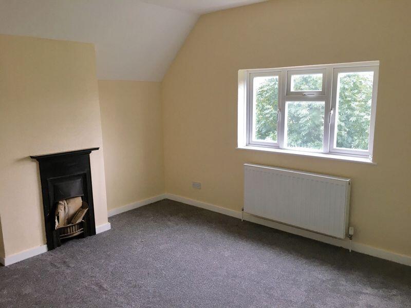 House in Grove - View 3