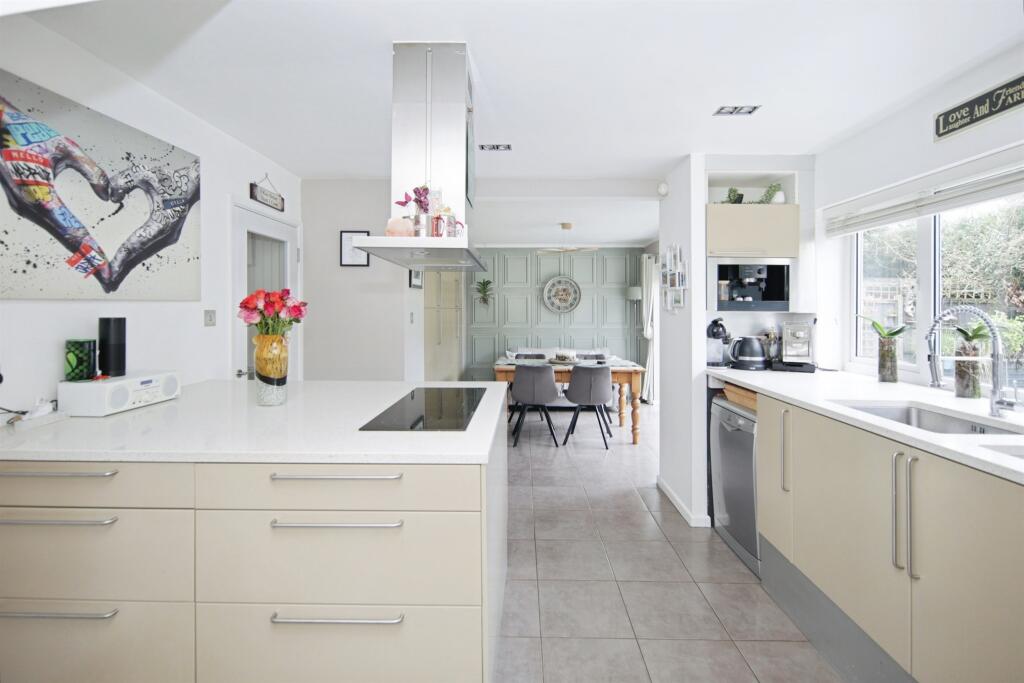 Rushton Close, Balsall Common photo 2