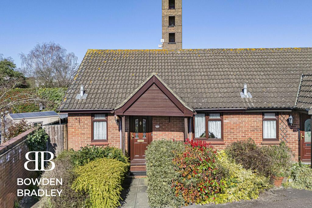 Main image of property: Headingley Close, Hainault, IG6