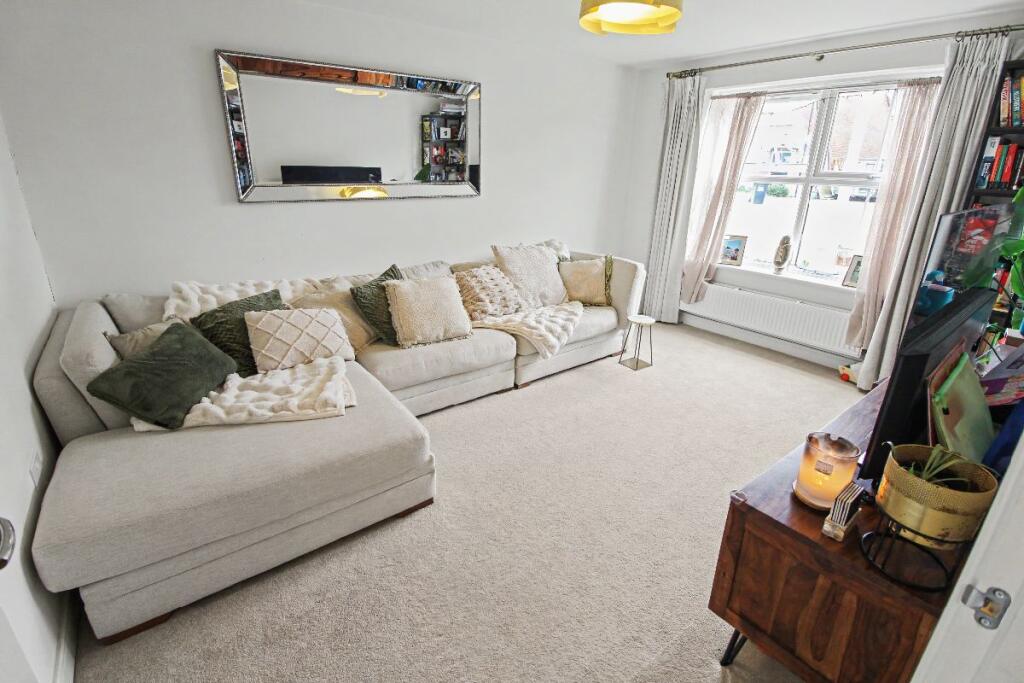 House in Warwick, Bishop's Tachbrook - More