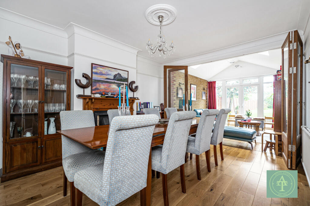 House in London, Winchmore Hill, Southgate - View 4
