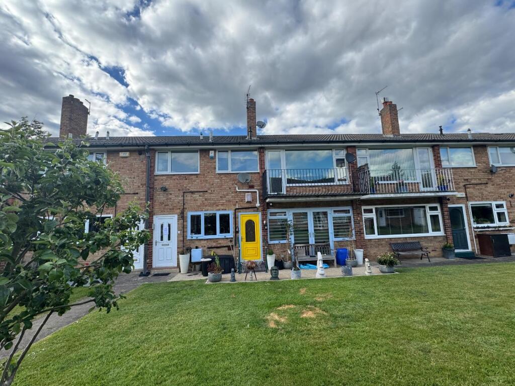 3-bed flat on 14, Oriel Close, Middlesbrough, £60,000