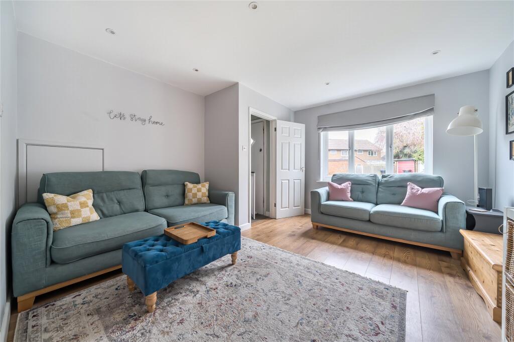 House in Woking, Goldsworth Park, Knaphill - View 5