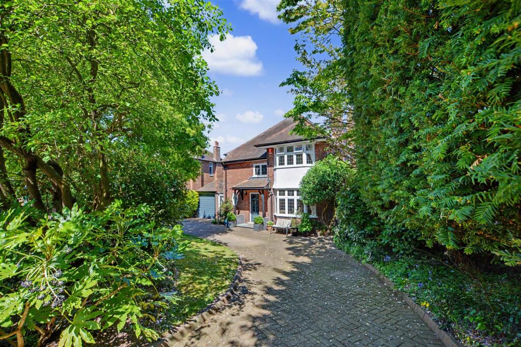 Main image of property: Beeston Fields Drive, Beeston, Nottingham