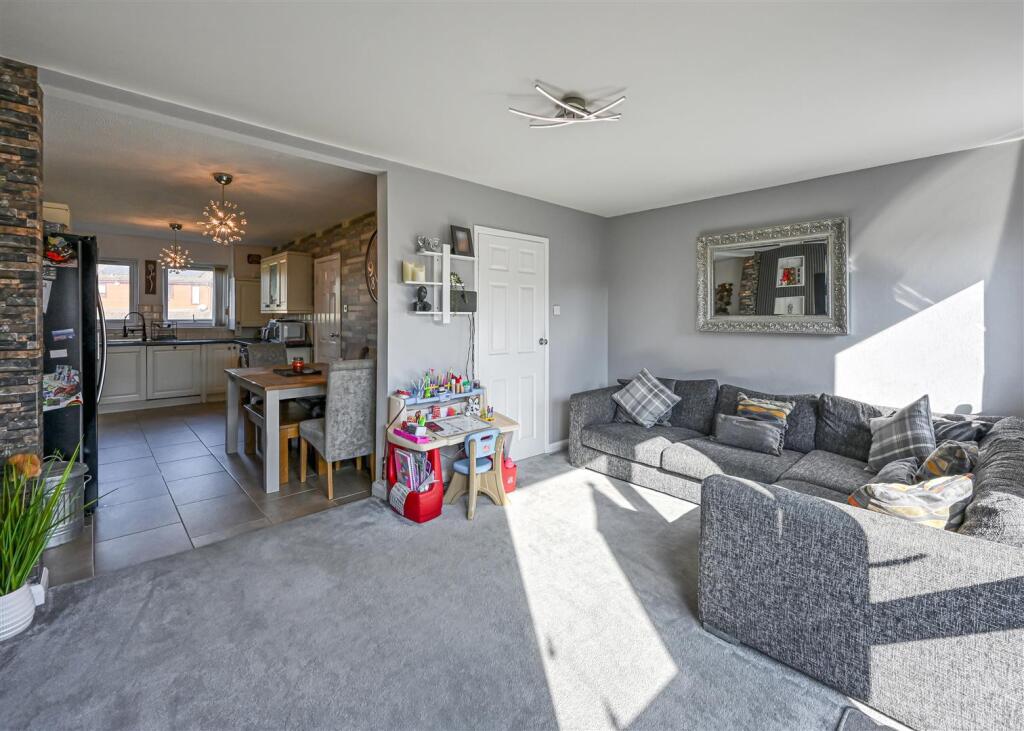 27 Alderton Drive, Bradmore, Wolverhampton, WV3 7JZ photo 4