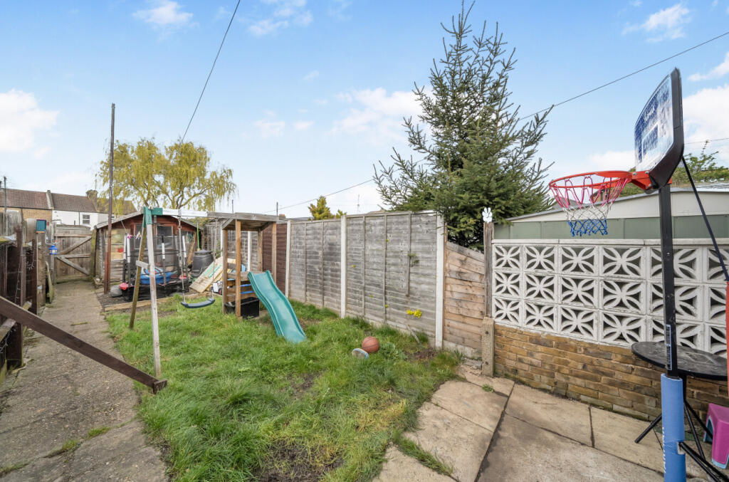 House in Dartford, Swanscombe and Greenhithe - More