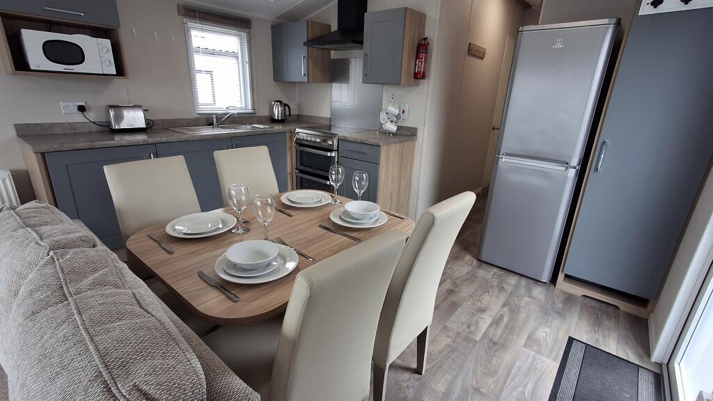 Mill Rythe Coastal Village, Havant Road photo 4