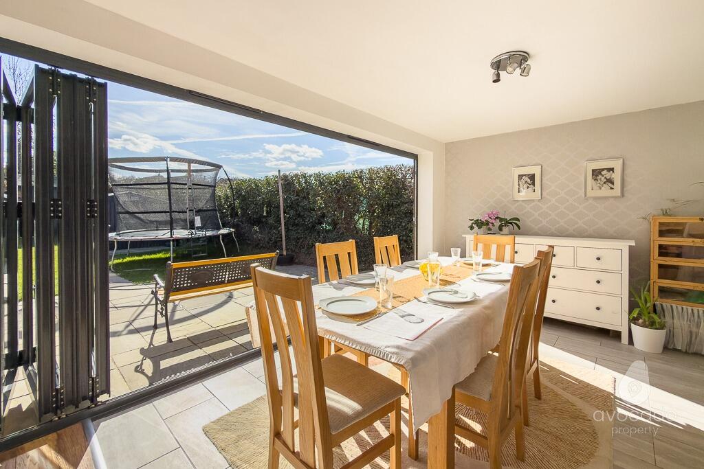 Red Rose, Binfield, Berkshire, RG42 - View 4
