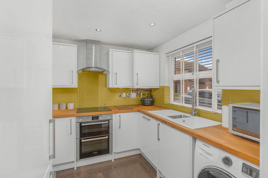 9, Waltham Gardens, Banbury photo 4