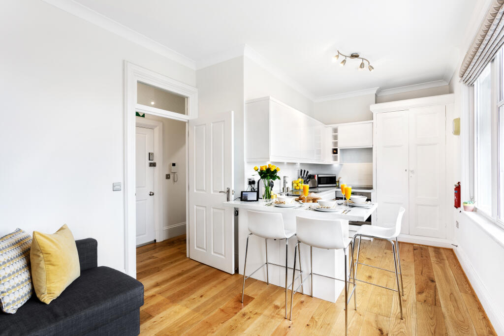 Main image of property: High Street, Knaresborough, HG5