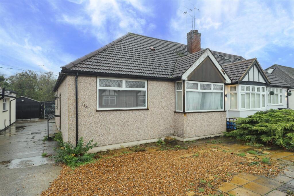 Main image of property: Herlwyn Avenue, Ruislip, HA4