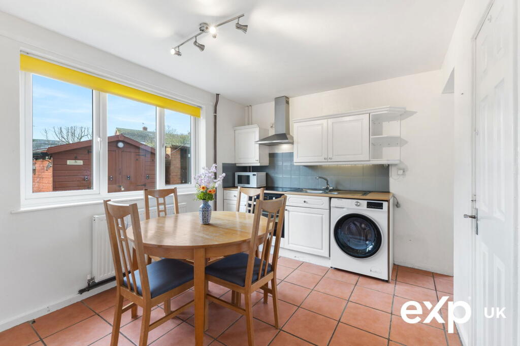 House in Rushcliffe, Cotgrave - More