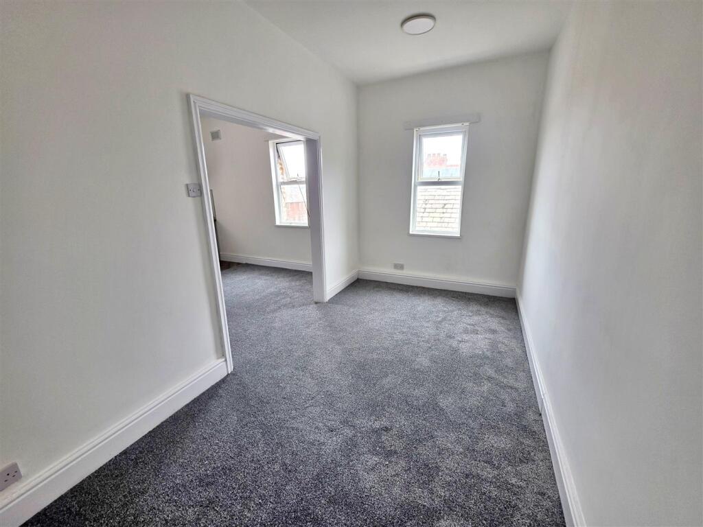 Apartment in Blackpool, Knowle - View 5