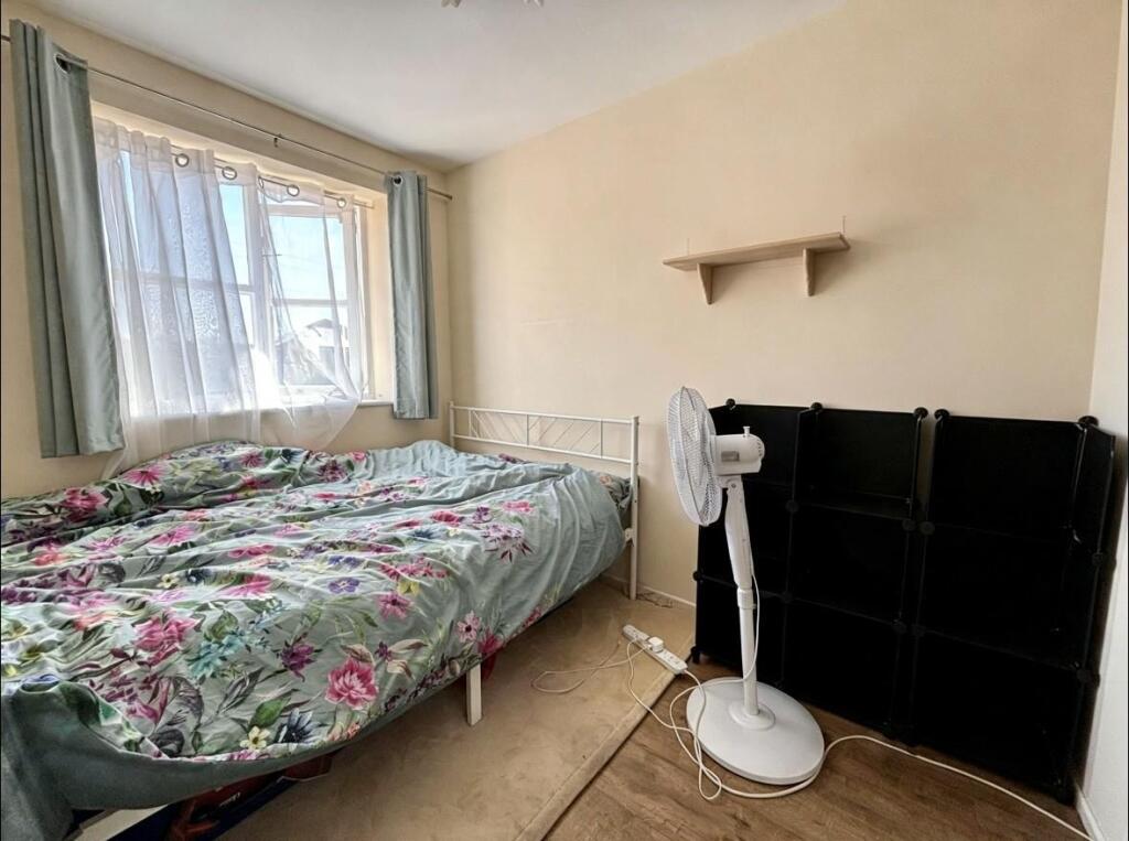 Apartment in Enfield - View 4