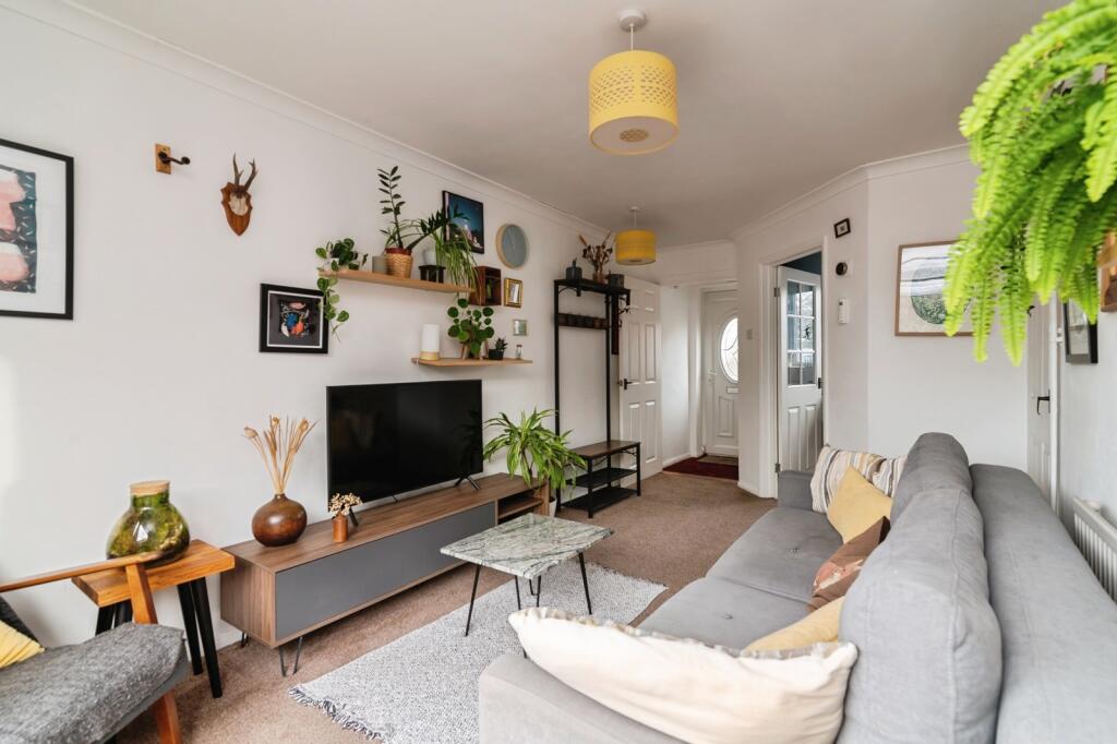 Main image of property: Brendon Grove, Bingham, Nottinghamshire, NG13