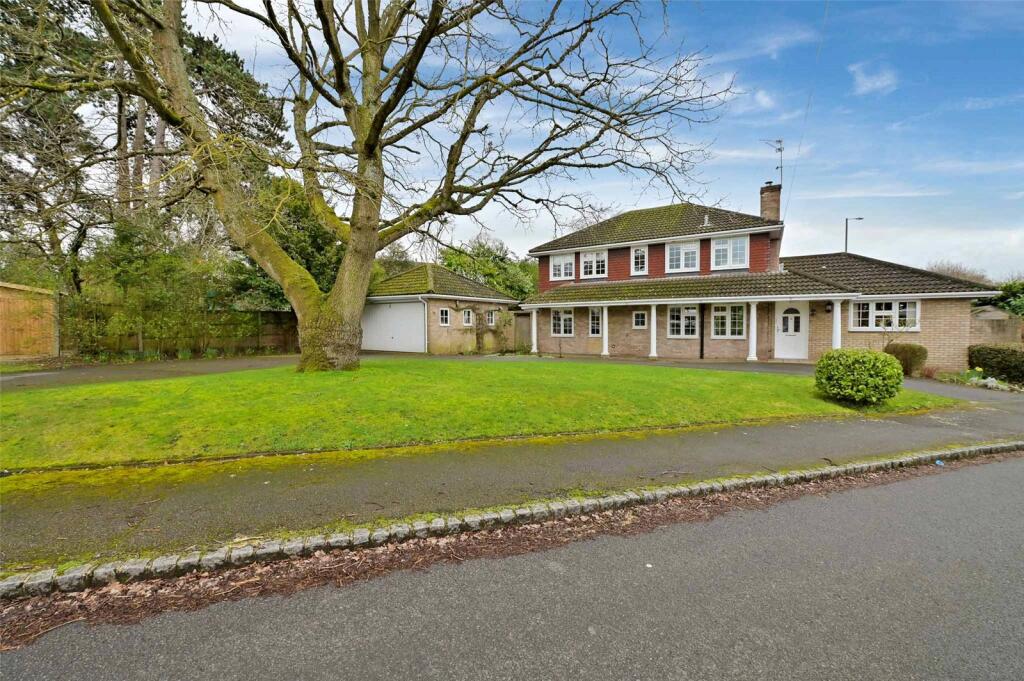 Main image of property: The Binghams, Maidenhead, Berkshire, SL6