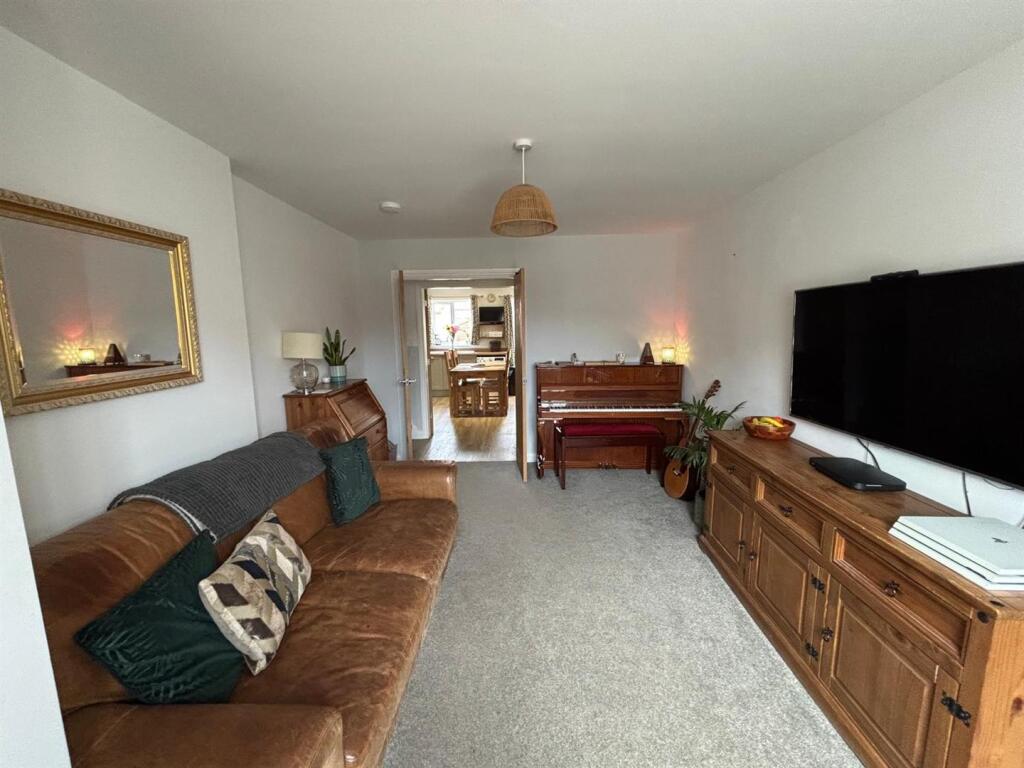 House in Hull - View 3