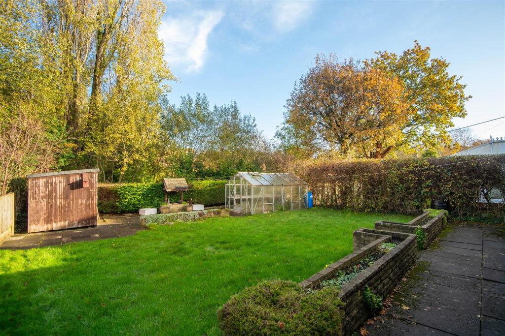 West Paddock, Leyland photo 2