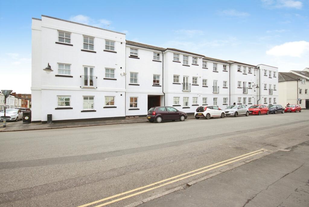 Main image of property: Packington Place, Leamington Spa, Warwickshire, CV31