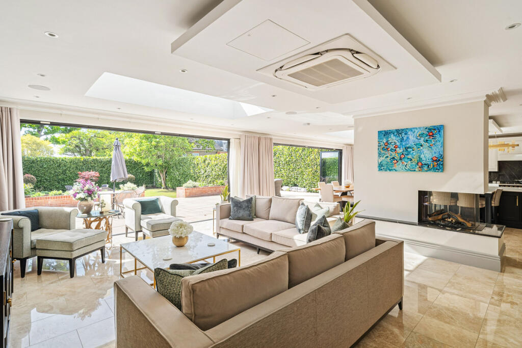 House in Elmbridge, Surrey - View 4