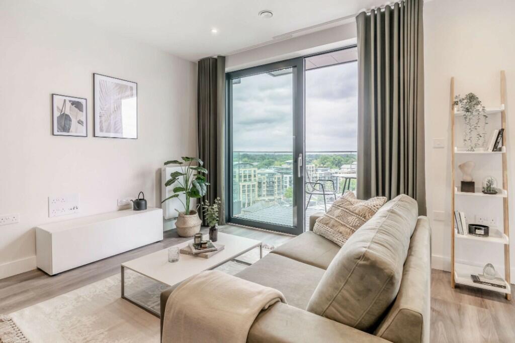 Main image of property: Lionel Road South, London, TW8