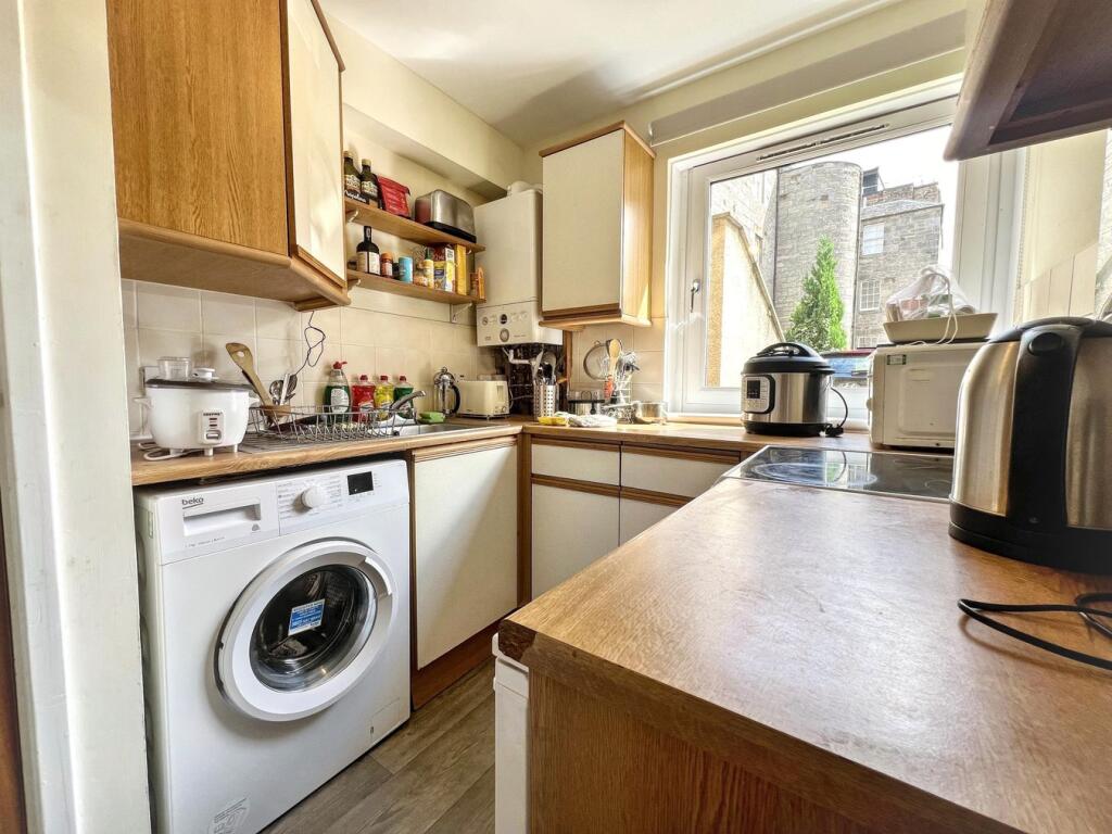 Apartment in Edinburgh - View 5