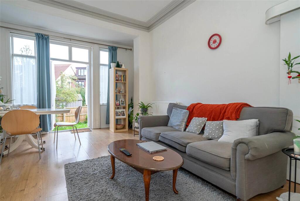 Apartment in London, North Finchley - View 4