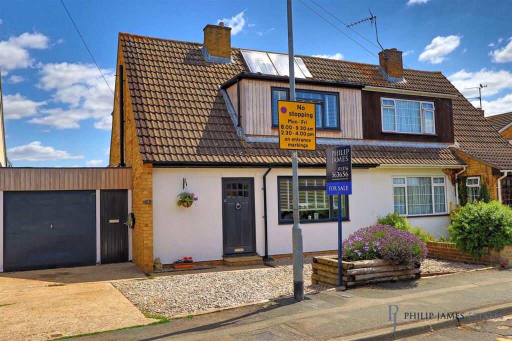 3-bed semi-detached on Honeywood Avenue, Coggeshall, £425,000