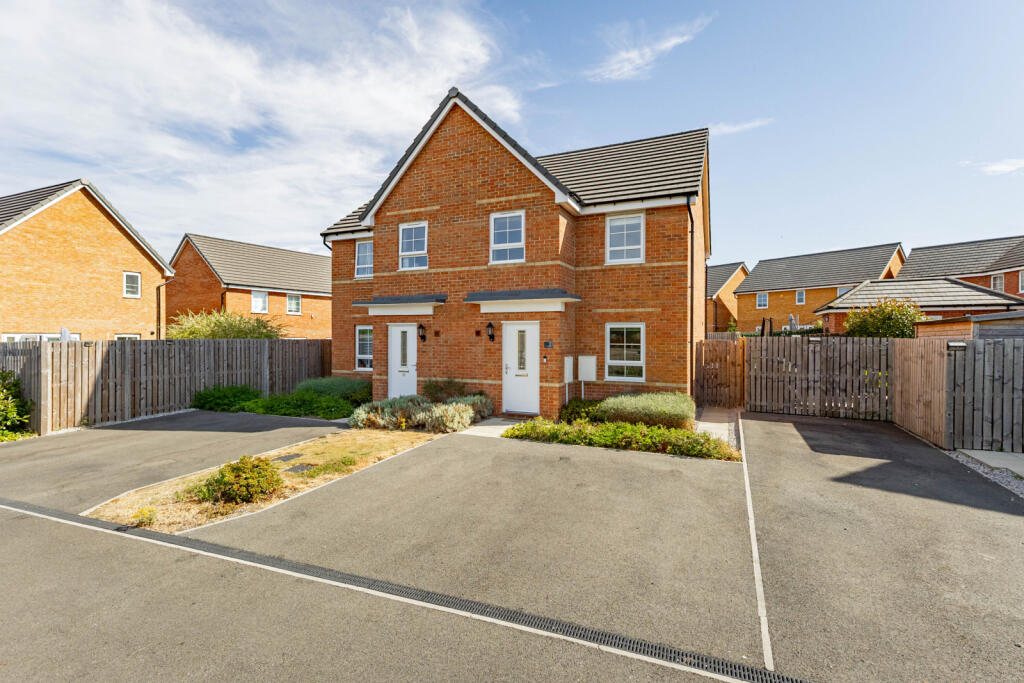 Main image of property: Oriel Way, Royston, S71