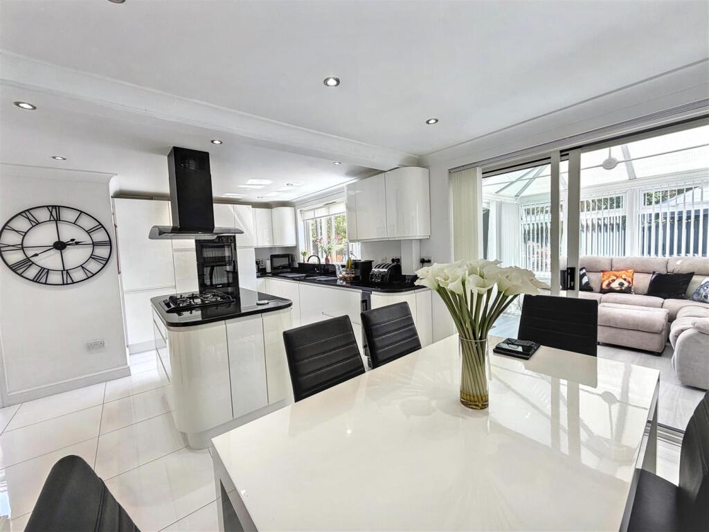 Dewberry Grove, Rogerstone, Newport - View 2
