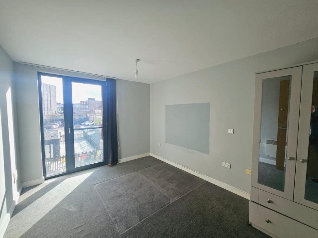 Apartment in Birmingham, West Midlands - View 5