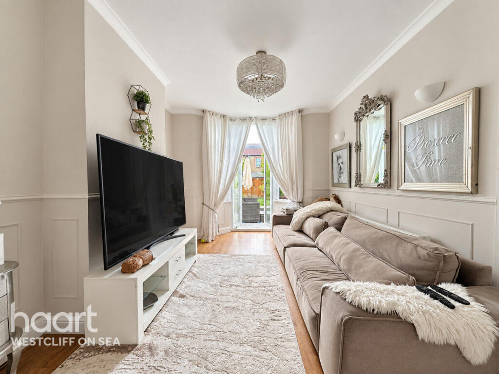 Ramuz Drive, Westcliff-On-Sea photo 4